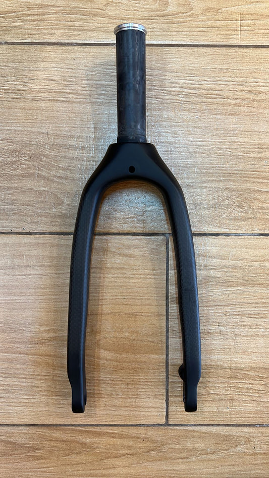 VICENTS T-700 碳纖維前叉 (K3 PLUS 349用) / VICENTS T-700 CARBON FORK (FOR K3 PLUS 349)